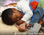�X�}�g�����n�k�ً}�x����t�����肢�������܂��B
(C)REUTERS/Muhammad Fitrah